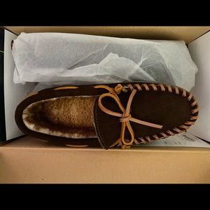 Cabelas mens size 7 moccasin slippers NWT